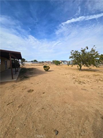 22684 Powhatan, Apple Valley, CA 92308