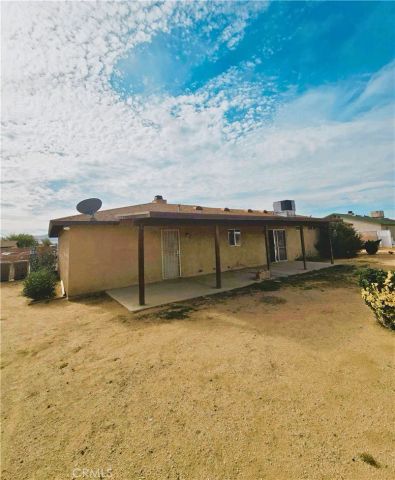 22684 Powhatan, Apple Valley, CA 92308