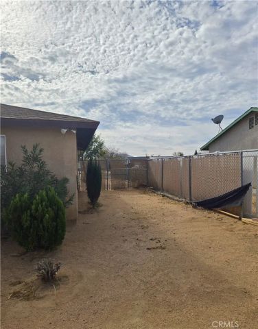 22684 Powhatan, Apple Valley, CA 92308