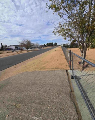 22684 Powhatan, Apple Valley, CA 92308