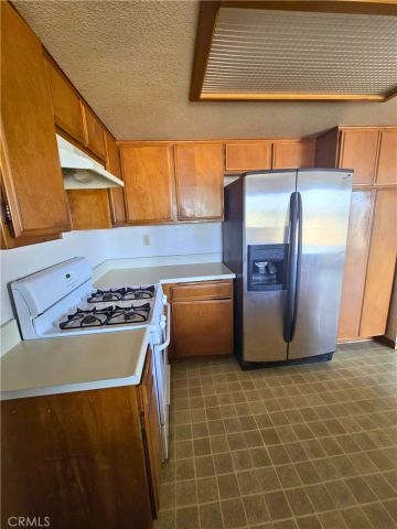 22684 Powhatan, Apple Valley, CA 92308