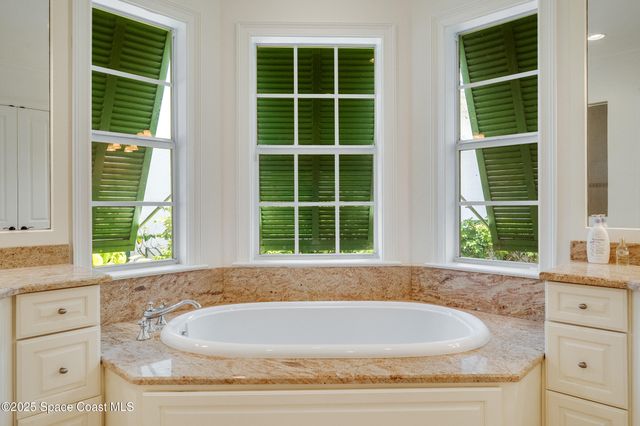 409 S Palm Island Circle, Indian River Shores, FL 32963