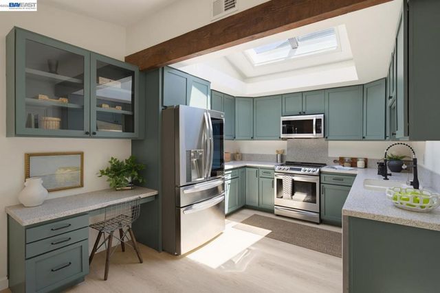 135 Avington Rd, Alameda, CA 94502