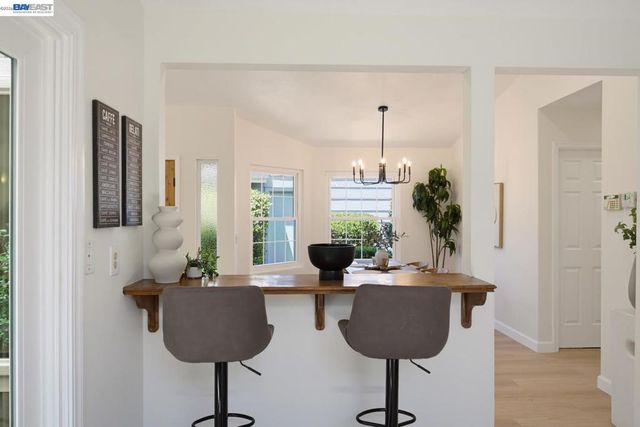 135 Avington Rd, Alameda, CA 94502