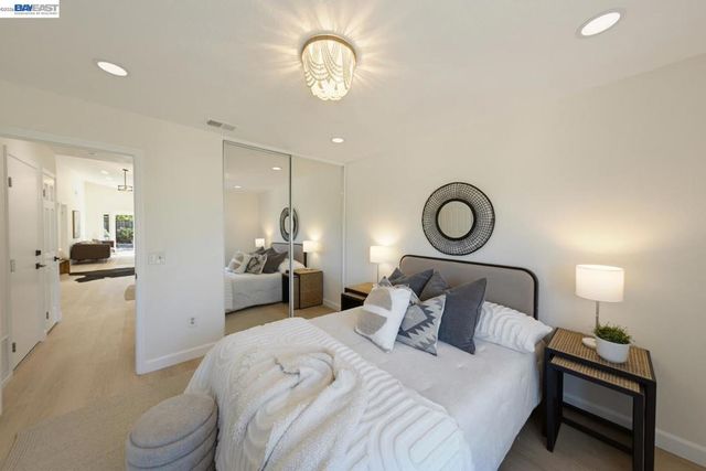 135 Avington Rd, Alameda, CA 94502