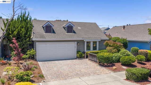 135 Avington Rd, Alameda, CA 94502