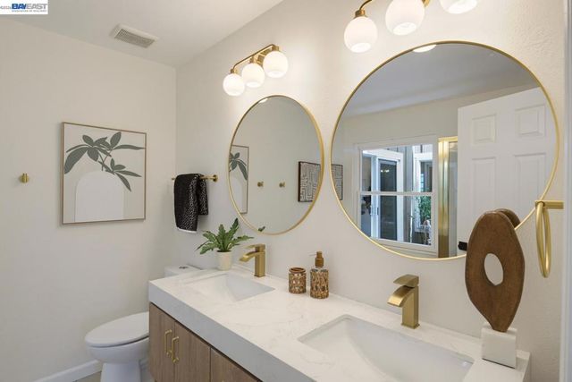 135 Avington Rd, Alameda, CA 94502