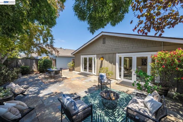 135 Avington Rd, Alameda, CA 94502