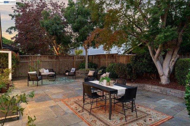 135 Avington Rd, Alameda, CA 94502