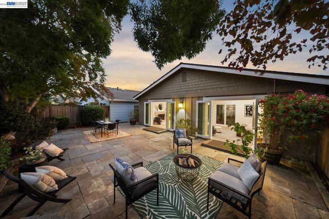 135 Avington Rd, Alameda, CA 94502