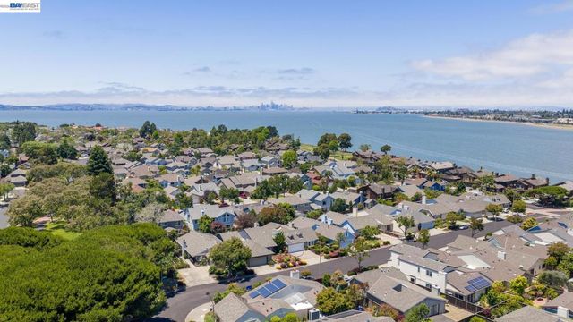 135 Avington Rd, Alameda, CA 94502