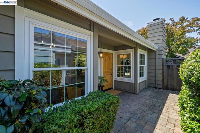 135 Avington Rd, Alameda, CA 94502