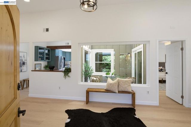 135 Avington Rd, Alameda, CA 94502