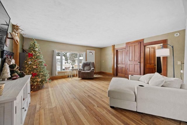 225 E Centre Street, Footville, WI 53537