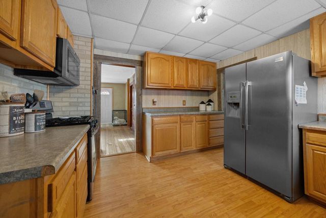 225 E Centre Street, Footville, WI 53537