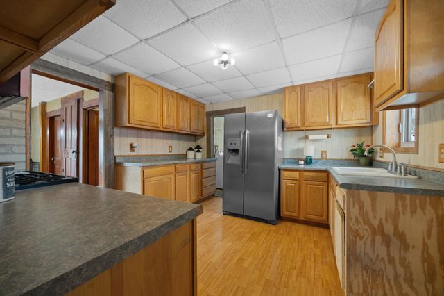 225 E Centre Street, Footville, WI 53537