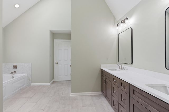 2108 PRESTWICK DR, Germantown, TN 38139