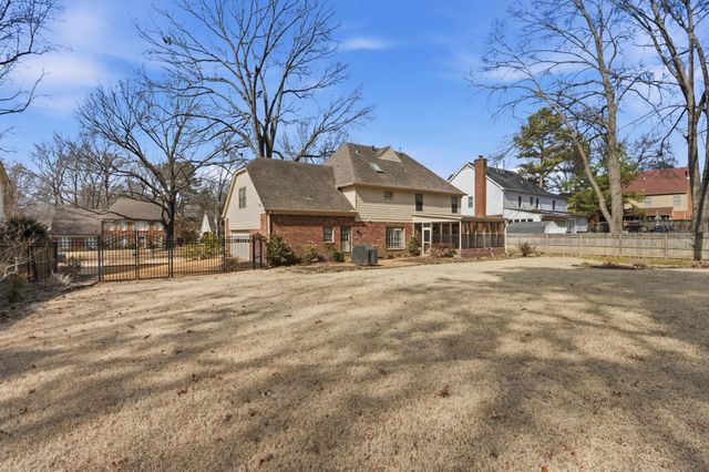 2108 PRESTWICK DR, Germantown, TN 38139