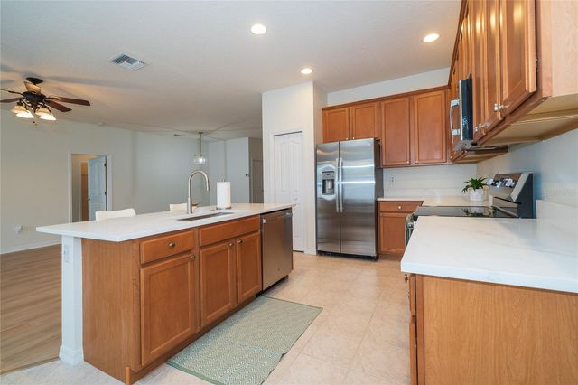 8210 CANARY CANYON WAY, Tampa, FL 33647