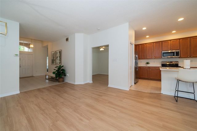 8210 CANARY CANYON WAY, Tampa, FL 33647