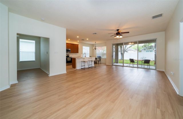 8210 CANARY CANYON WAY, Tampa, FL 33647