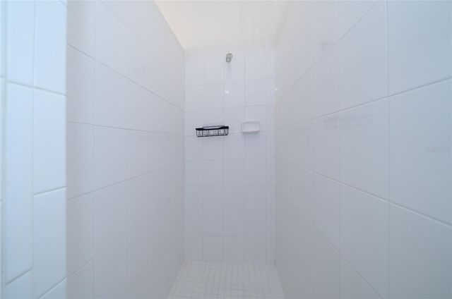 8210 CANARY CANYON WAY, Tampa, FL 33647