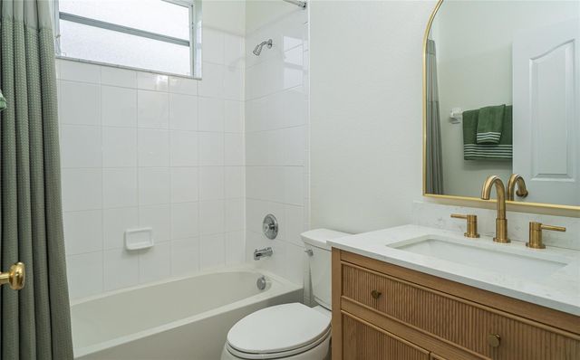 8210 CANARY CANYON WAY, Tampa, FL 33647