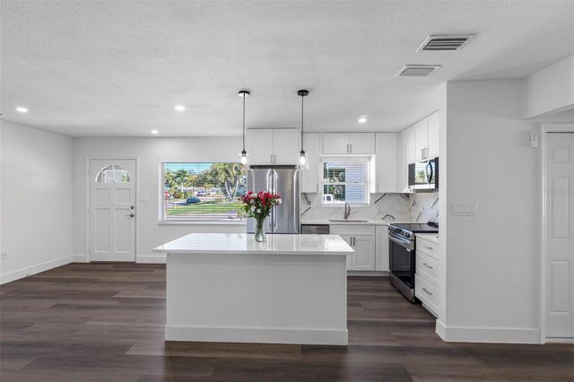 11572 63RD AVENUE, Seminole, FL 33772