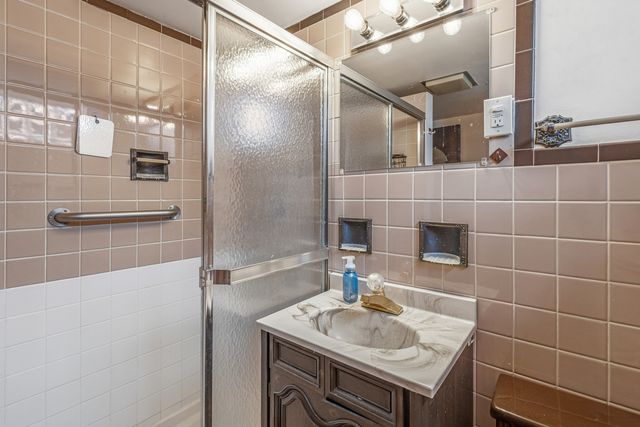 8736 N Ozark Avenue, Niles, IL 60714