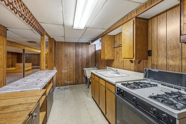 8736 N Ozark Avenue, Niles, IL 60714