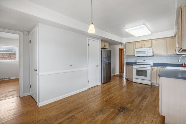 8736 N Ozark Avenue, Niles, IL 60714