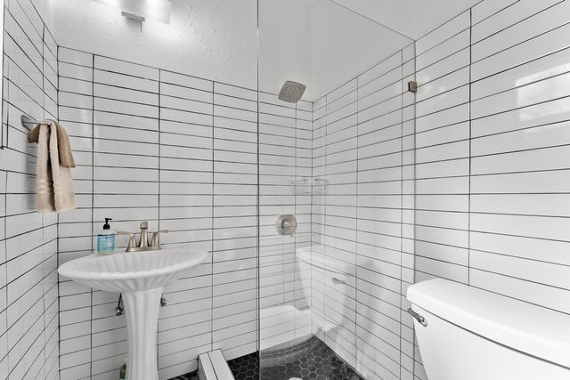 614 Avon Road, West Palm Beach, FL 33401