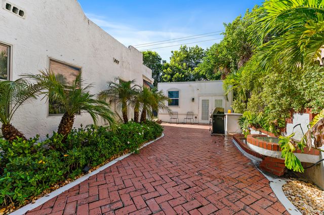 614 Avon Road, West Palm Beach, FL 33401