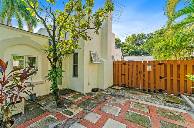 614 Avon Road, West Palm Beach, FL 33401