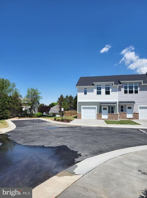 111 CORALYROSE CT, Winchester, VA 22602