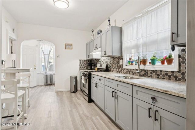 129 Brookwood Street, East Orange, NJ 07018