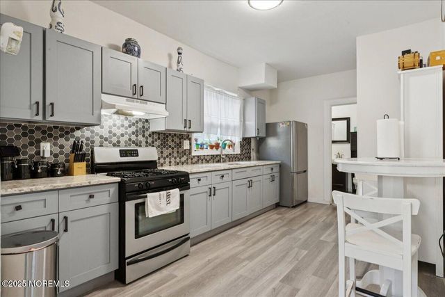 129 Brookwood Street, East Orange, NJ 07018