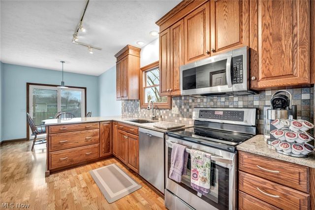 4171 Sterling Station Drive, Brunswick, OH 44212