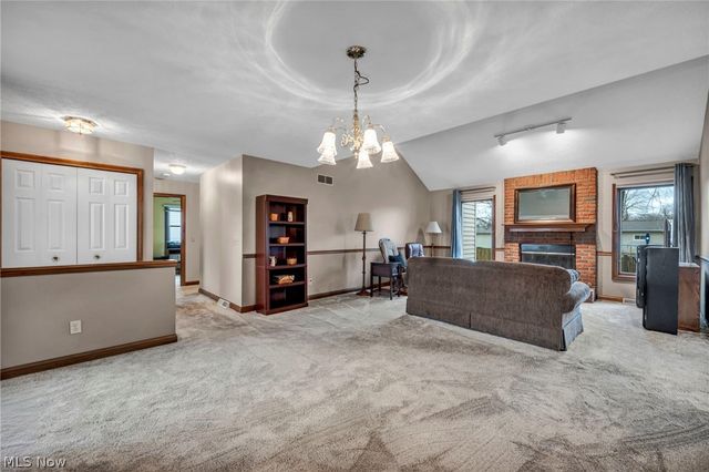 4171 Sterling Station Drive, Brunswick, OH 44212