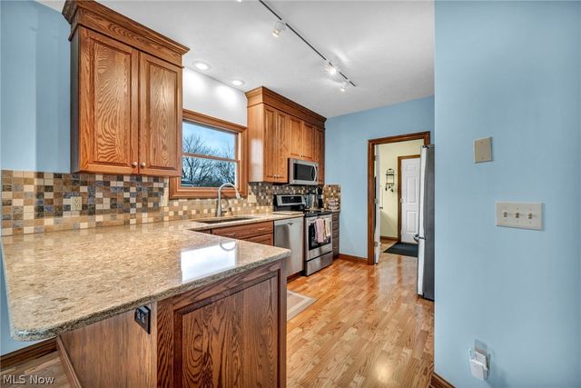 4171 Sterling Station Drive, Brunswick, OH 44212