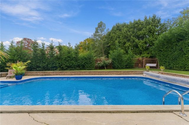 21 Lawnacre Drive, Cranston, RI 02920