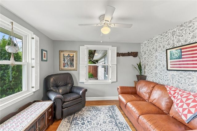 21 Lawnacre Drive, Cranston, RI 02920