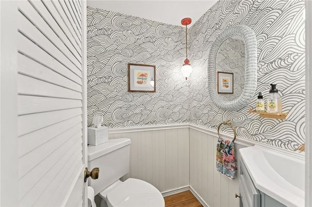 21 Lawnacre Drive, Cranston, RI 02920