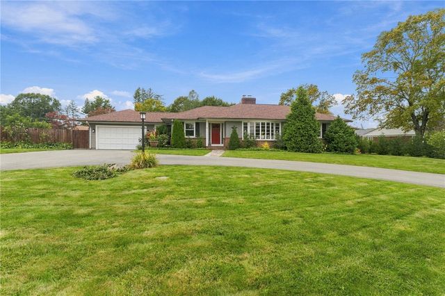 21 Lawnacre Drive, Cranston, RI 02920