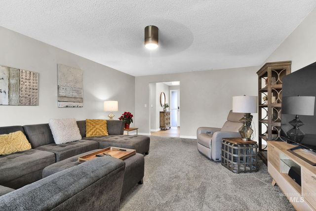 8907 W Stynbrook Dr, Boise, ID 83704