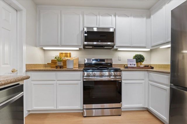 3251 Monaghan St, Dublin, CA 94568