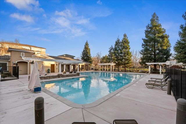 3251 Monaghan St, Dublin, CA 94568