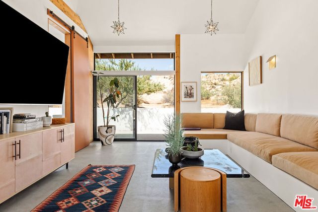 53252 Pipes Canyon Road, Pioneertown, CA 92268