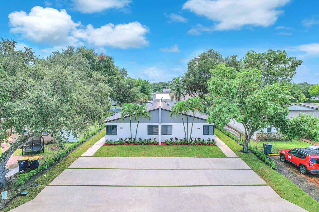 2460 SW 58th Manor 1-2, Dania Beach, FL 33312