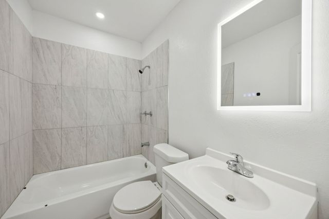 3228 Emmett Street, Dallas, TX 75211